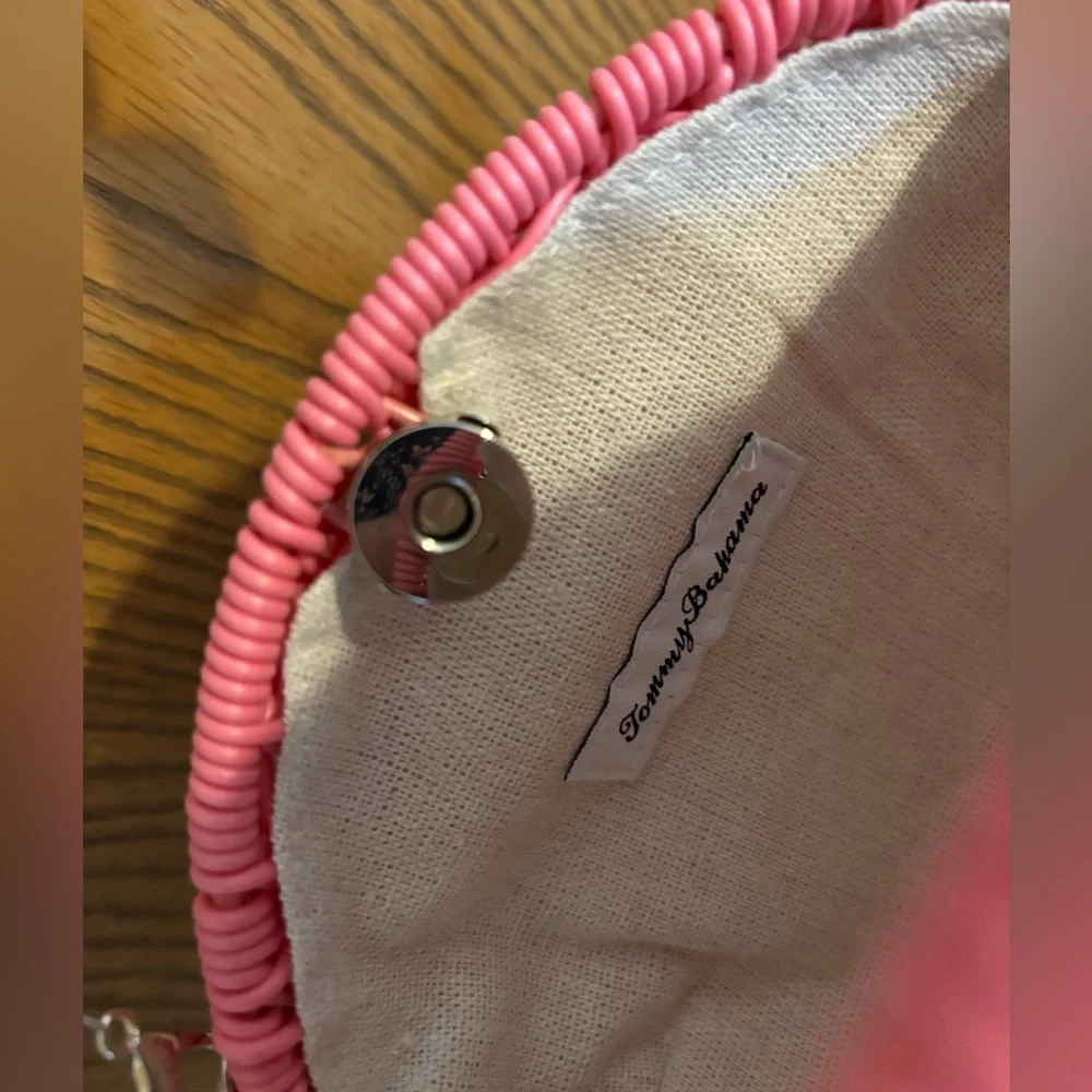Tommy Bahama Pink Woven Wicker Pink Fish 🐠🩷 Crossbody Purse Clear Bead Bag NWT - Picture 6 of 8